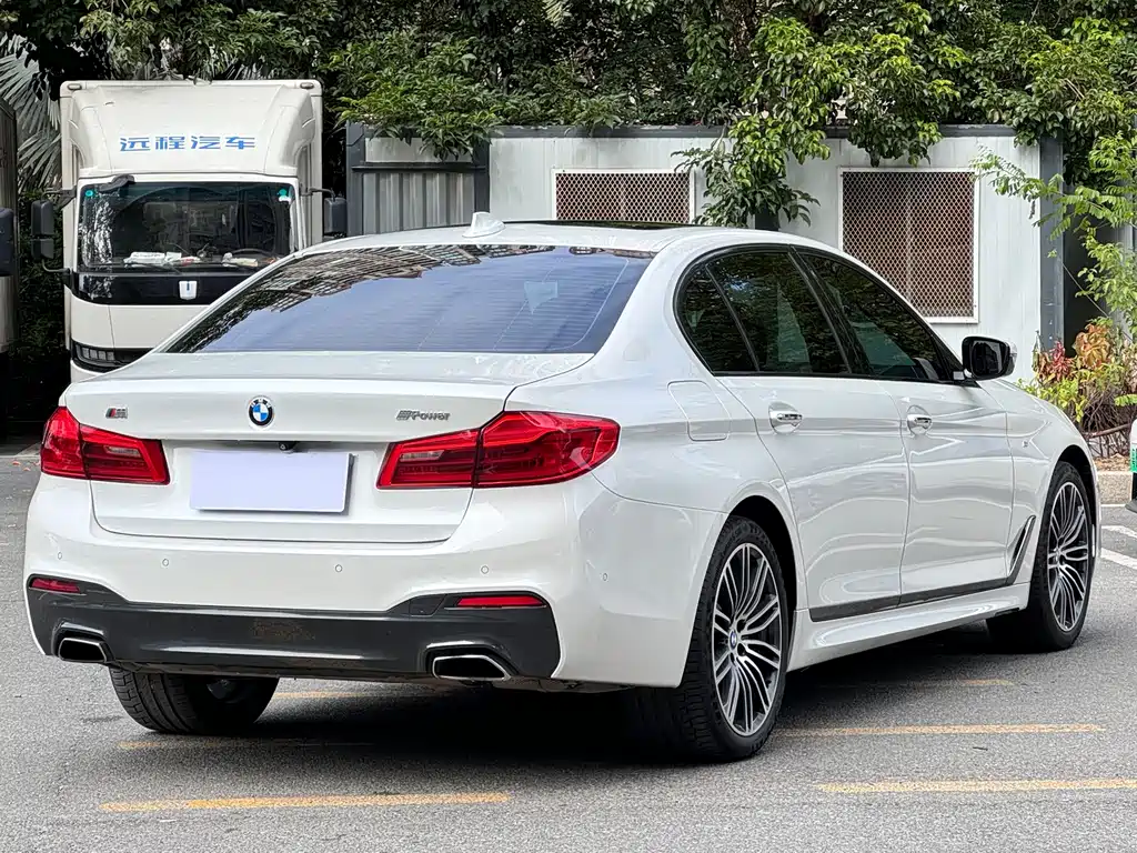 BMW 5 Series 2018 facelift 530Li leading M sports package купить на сайте DeffCars