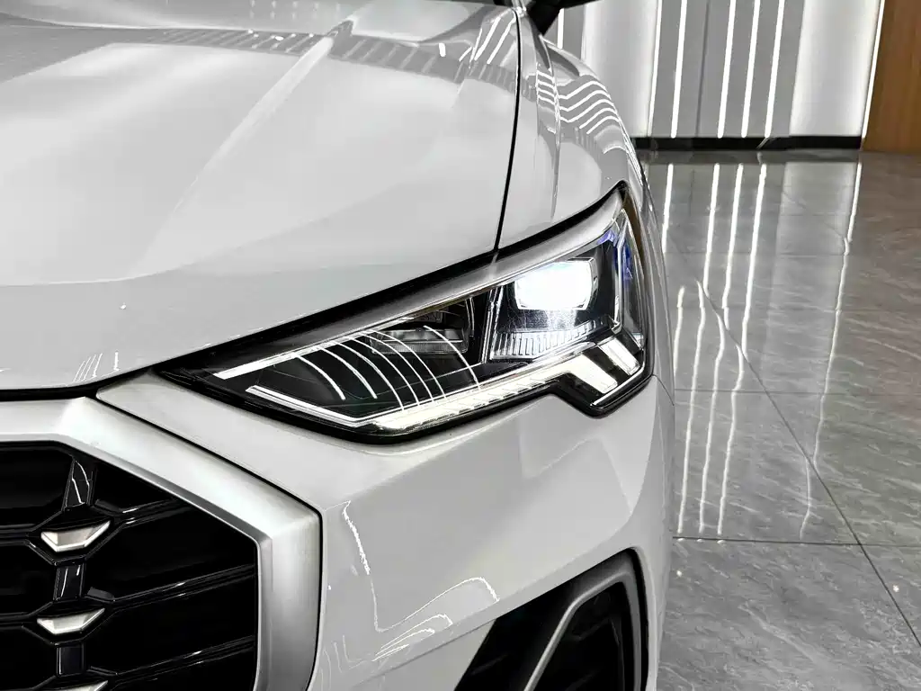 Audi Q3 2020 40 TFSI Fashionable and Dynamic купить на сайте DeffCars
