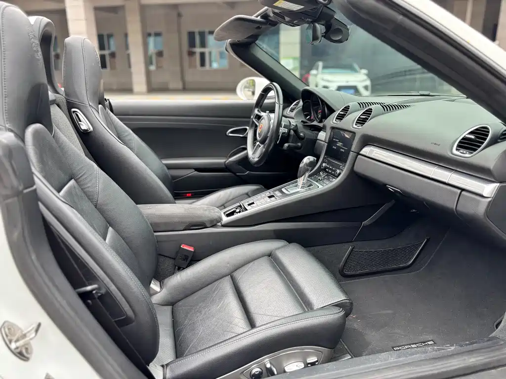 Porsche 718 2018 Boxster 2.0T купить на сайте DeffCars
