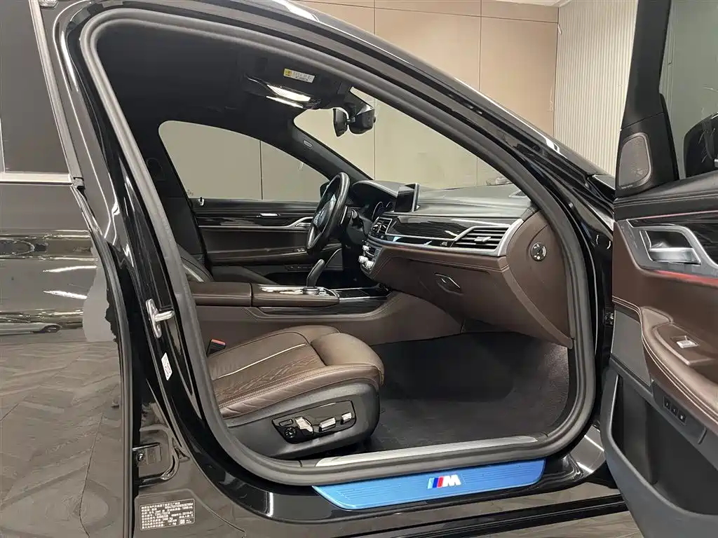 BMW 7 Series 2018 730Li Exclusive M Sports Package купить на сайте DeffCars