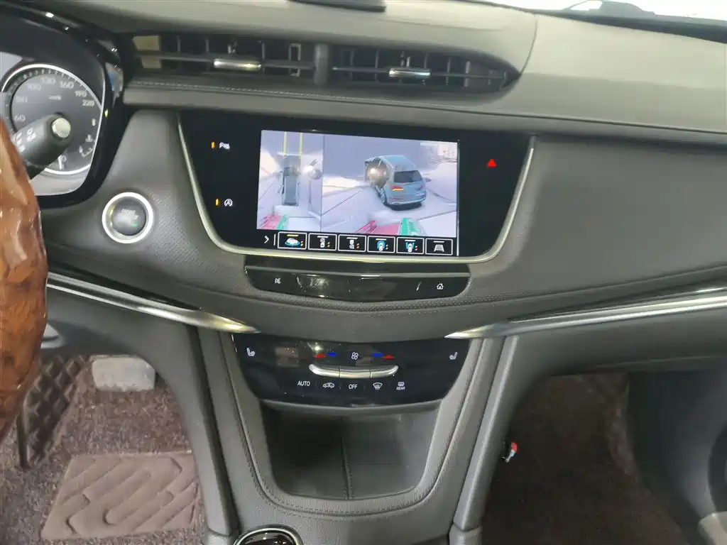 Cadillac XT5 2022 2.0T two-wheel drive luxury model купить на сайте DeffCars
