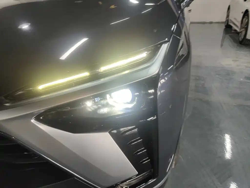 NIO ES8 2020 450KM six-seater version купить на сайте DeffCars
