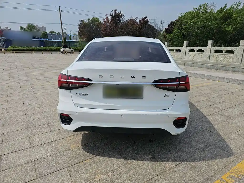 Roewe i5 2021 1.5L CVT Platinum Edition купить на сайте DeffCars