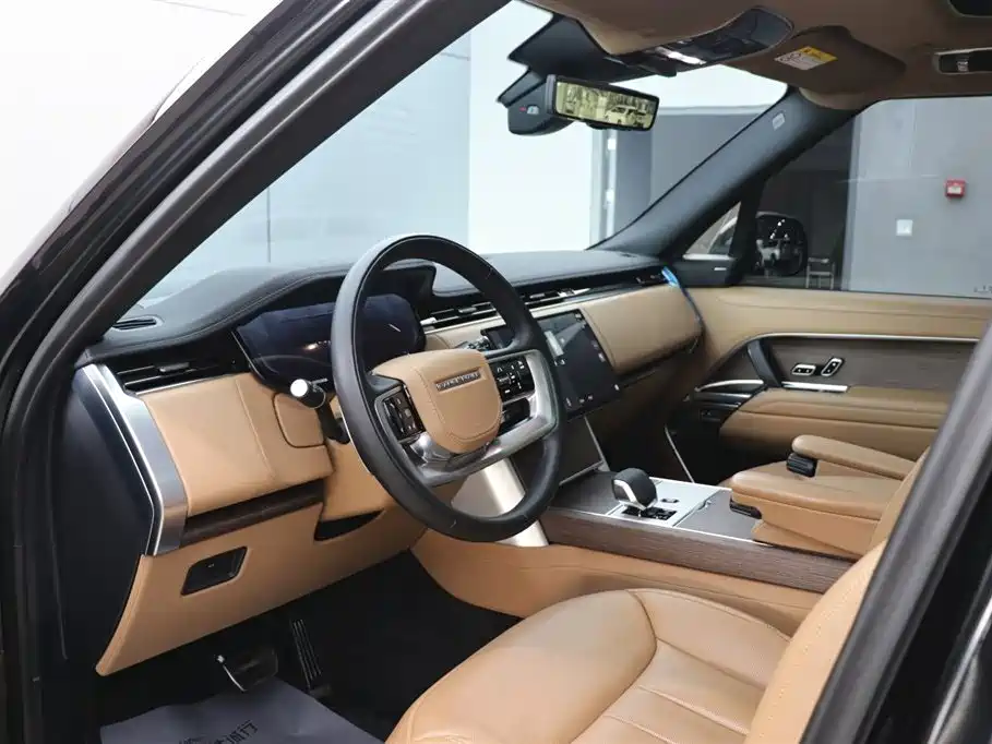 Range Rover 2025 3.0 L6 400PS Extended Edition купить на сайте DeffCars