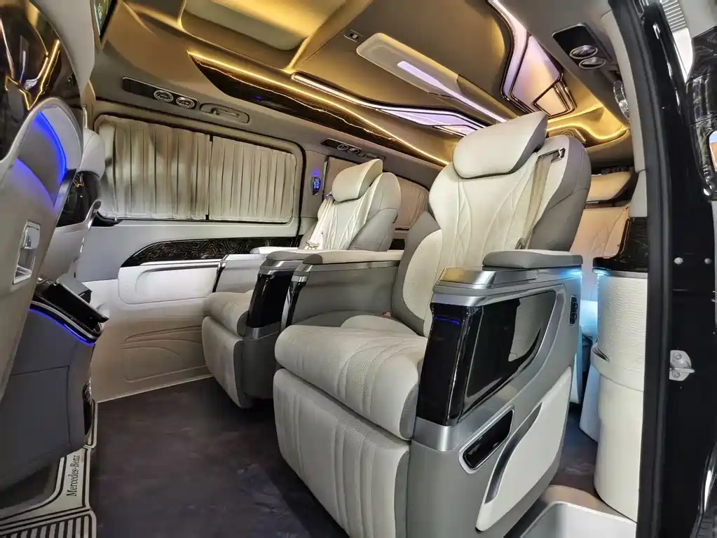 Mercedes V-Class 2022 V 260L Long Wheelbase Deluxe Edition купить на сайте DeffCars