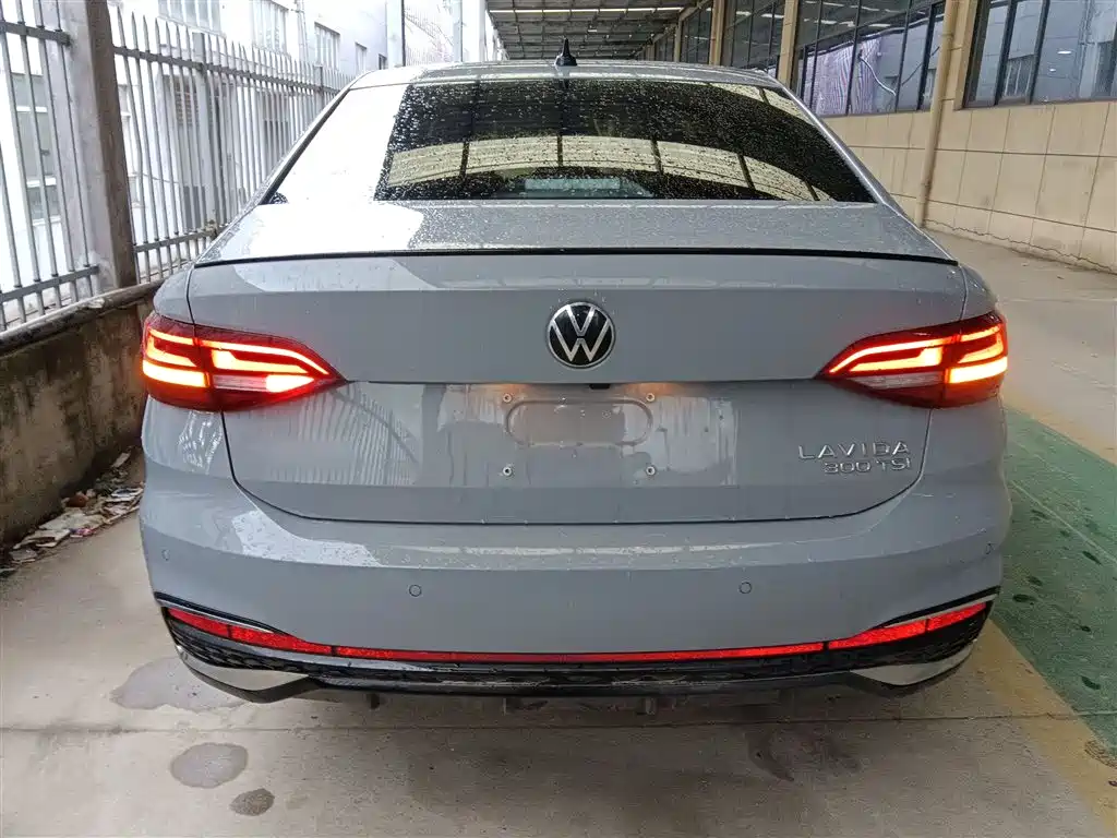 Lavida 2023 300TSI DSG Starry Sky Full Edition купить на сайте DeffCars