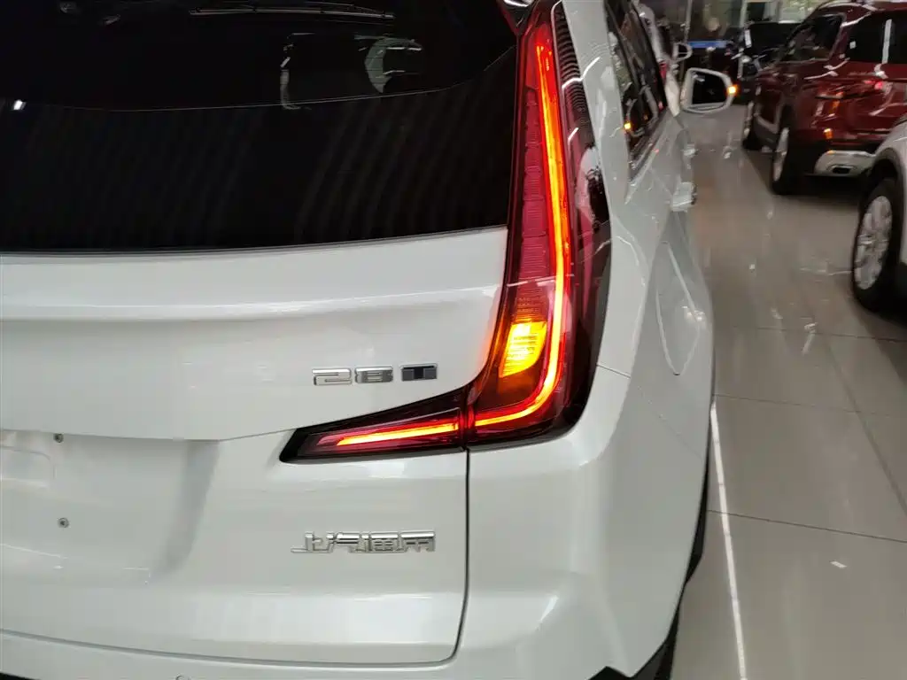 Cadillac XT4 2018 28T two-wheel drive leading model купить на сайте DeffCars