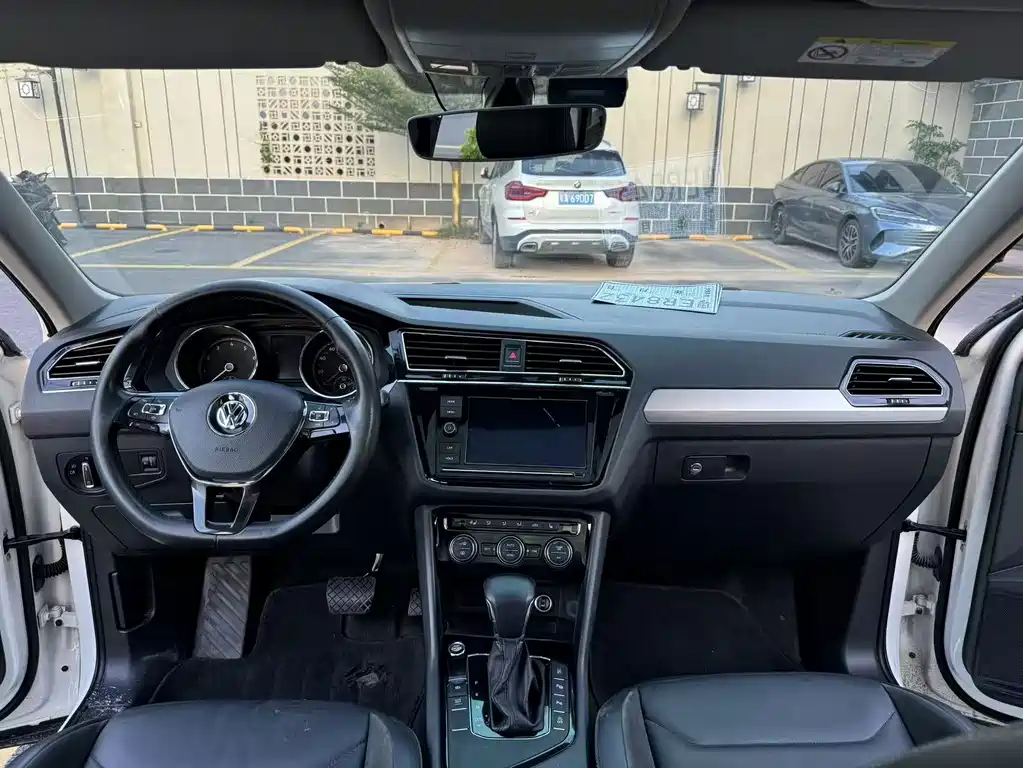 Tiguan L 2019 330TSI automatic two-wheel drive smart luxury version National VI купить на сайте DeffCars