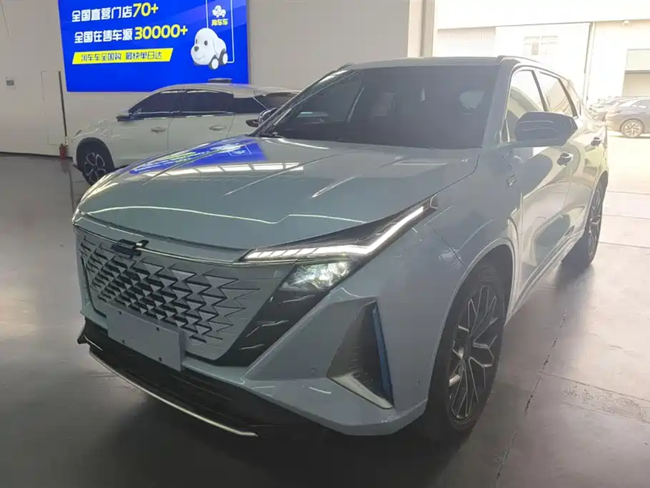 Changan Auchan Z6 New Energy 2023 Smart Electric iDD 150KM Flagship PLUS Smart Parking Edition купить на сайте DeffCars