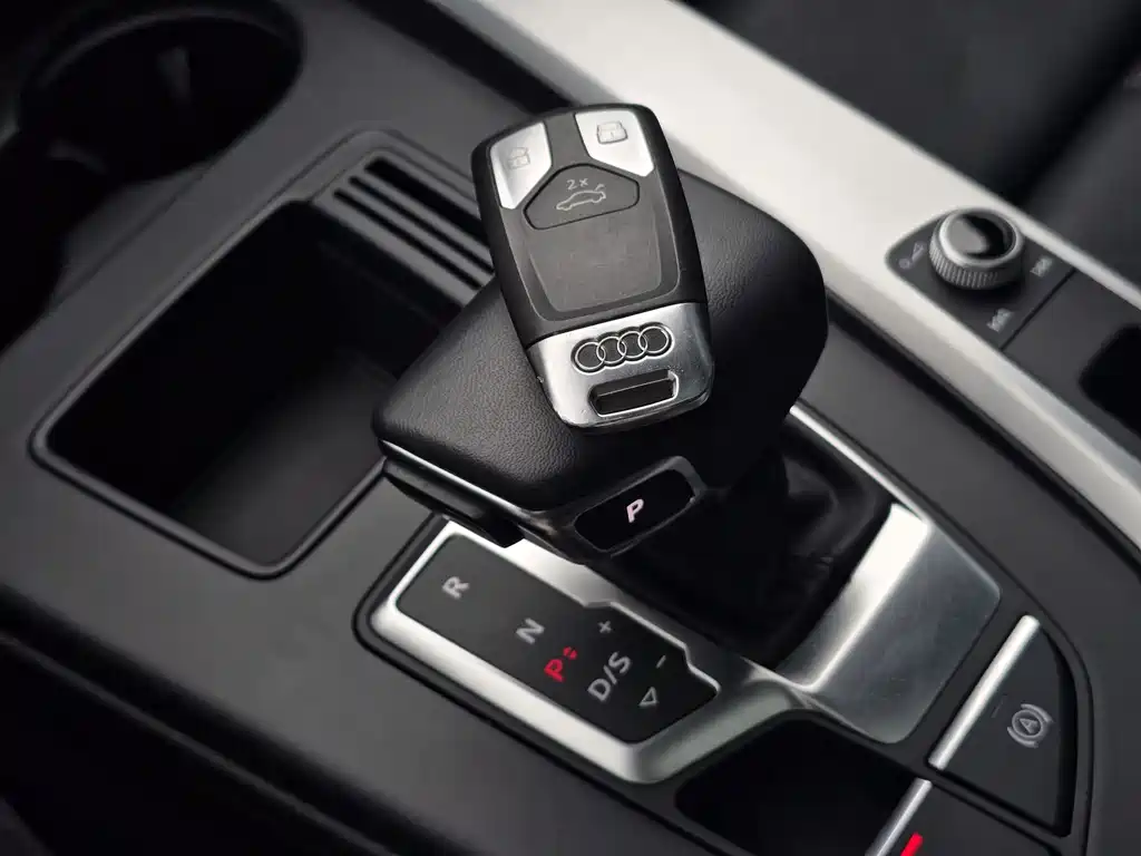 Audi A4L 2022 40 TFSI Fashionable and Dynamic купить на сайте DeffCars
