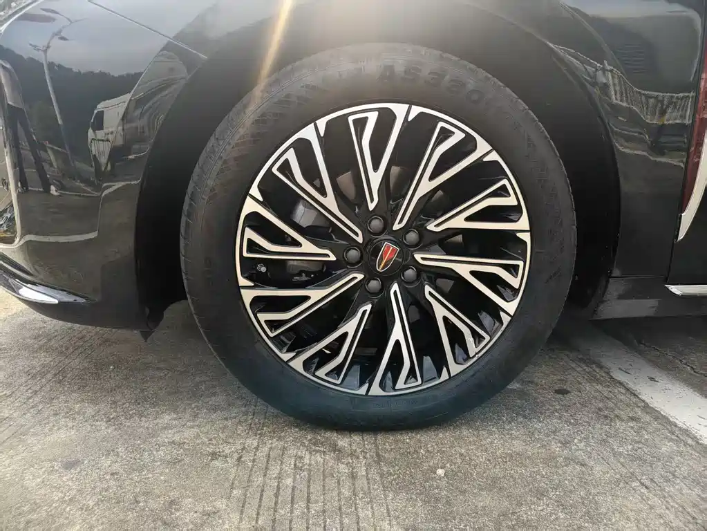 Hongqi H5 2024 2.0T Automatic Zhilianqichang Edition купить на сайте DeffCars