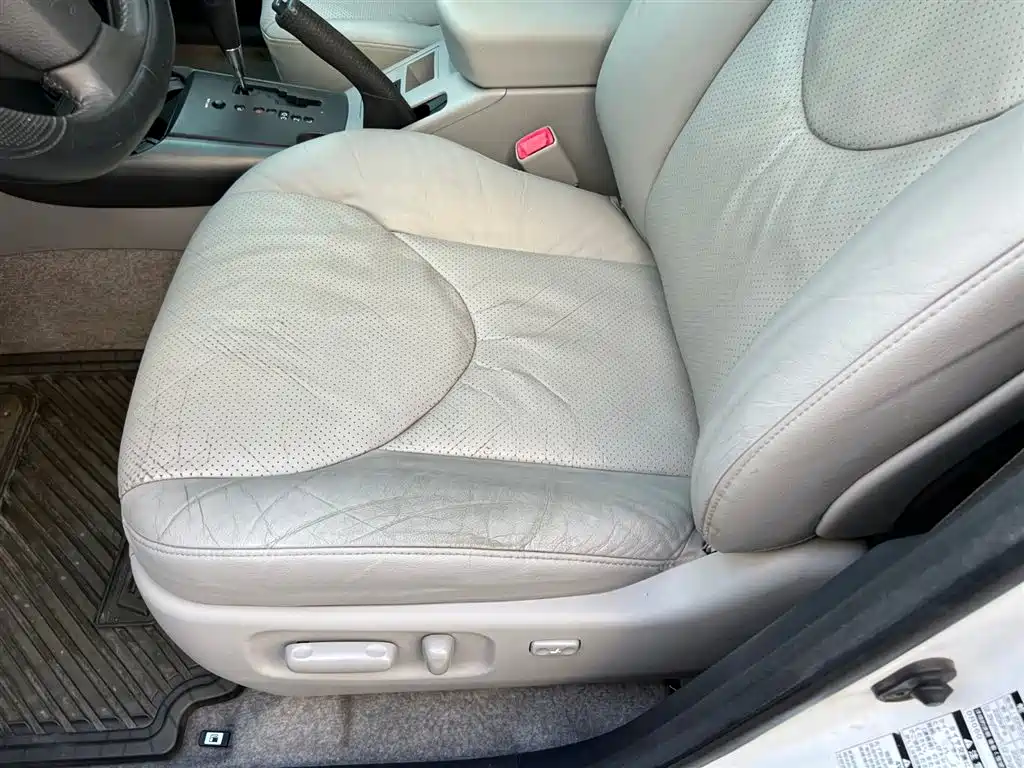 RAV4 Rongfang 2011 2.4L automatic four-wheel drive extreme version купить на сайте DeffCars