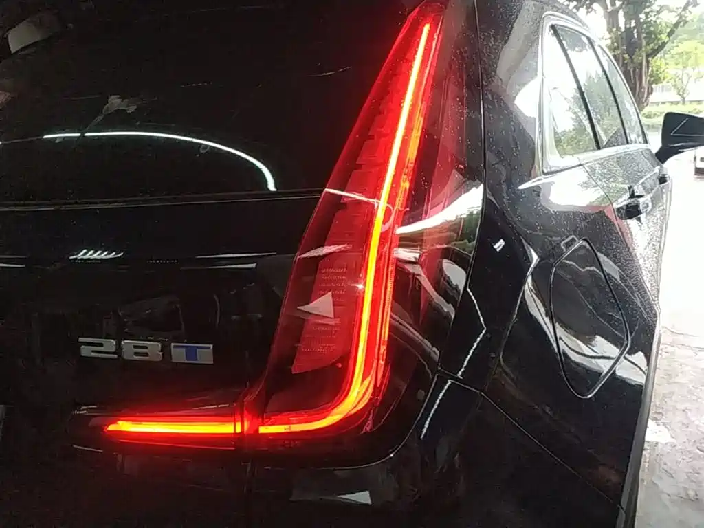 Cadillac XT4 2022 28T two-wheel drive luxury model купить на сайте DeffCars