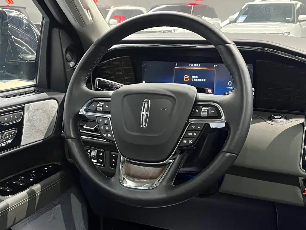 Navigator 2024 3.5T Long Axis Presidential Edition купить на сайте DeffCars