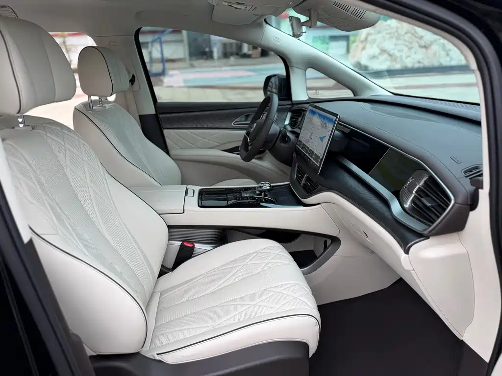 Denza D9 2024 DM-i 970 luxury model купить на сайте DeffCars