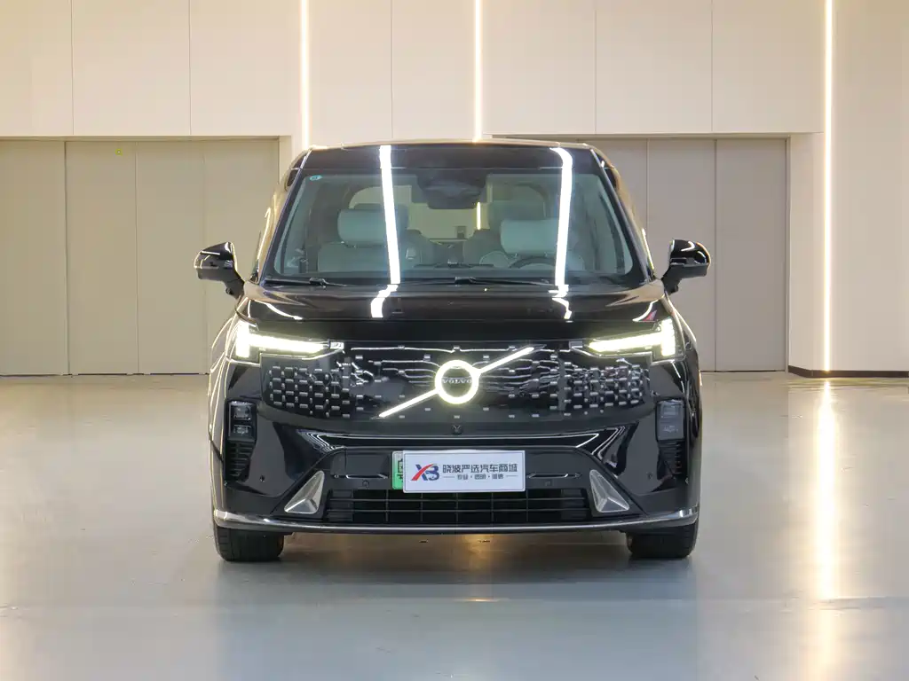 Volvo EM90 2025 Ultra Six Seater купить на сайте DeffCars