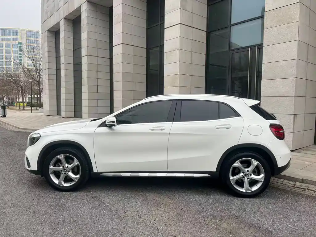 Mercedes-Benz GLA 2018 GLA 200 Dynamic купить на сайте DeffCars