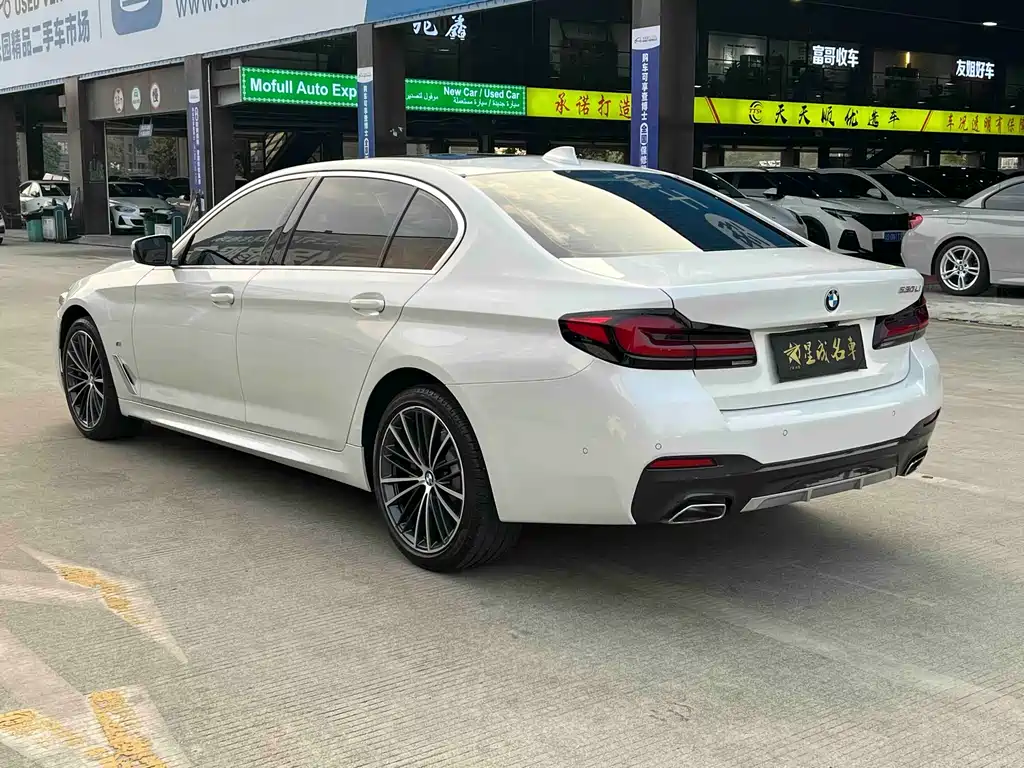 BMW 5 Series 2023 530Li Leading M Sports Package купить на сайте DeffCars