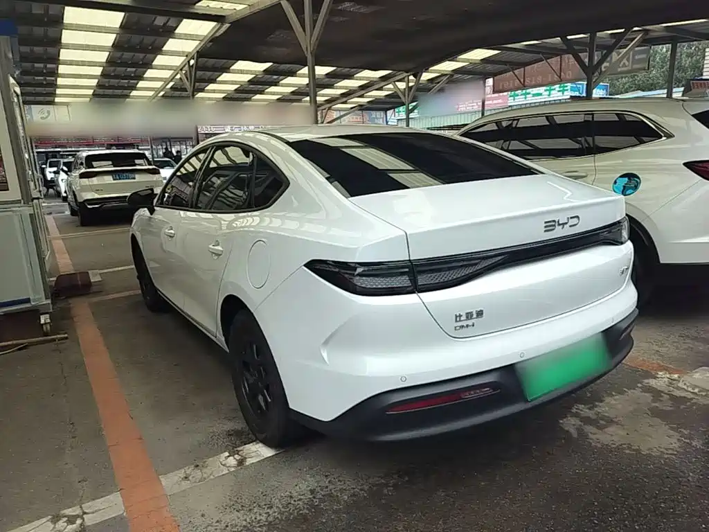 Seal 05 DM-i 2026 DM-i 128KM luxury model купить на сайте DeffCars