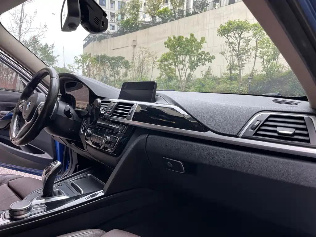 BMW 3 Series 2018 320Li Leading M Sports Package купить на сайте DeffCars
