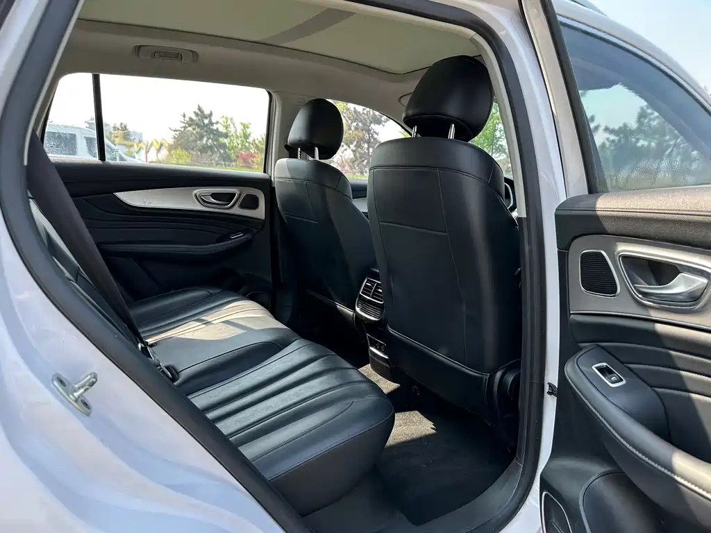 Roewe RX5 MAX 2019 300TGI Automatic 4G Internet Deluxe Edition купить на сайте DeffCars