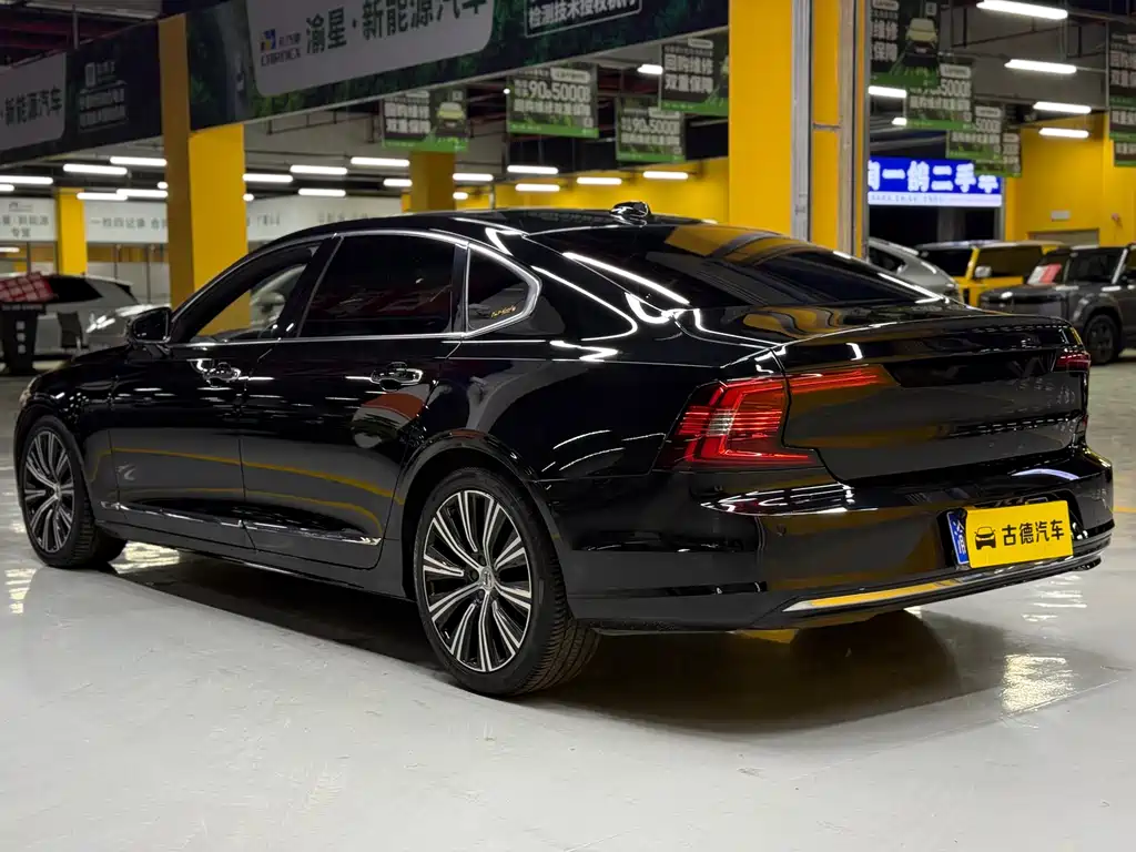 Volvo S90 2022 B5 Zhiyuan Luxury Edition купить на сайте DeffCars