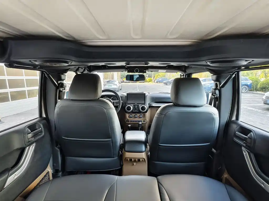 Wrangler 2013 3.6L Rubicon four-door version купить на сайте DeffCars