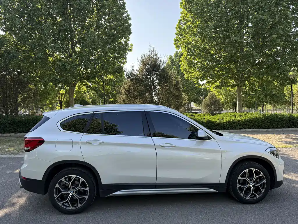 BMW X1 2022 sDrive20Li Fashion Model купить на сайте DeffCars