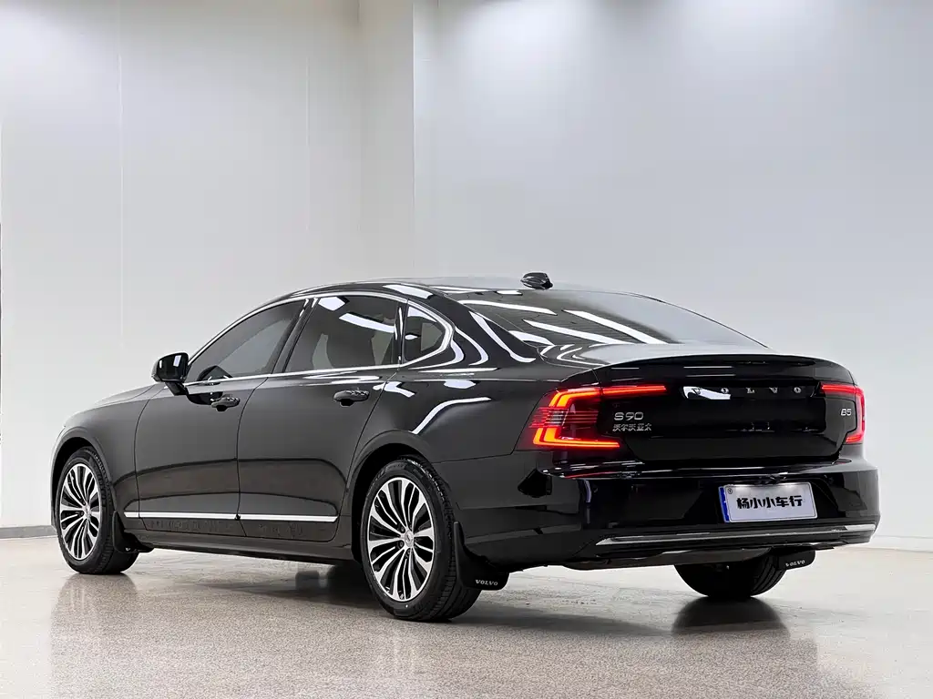 Volvo S90 2024 B5 Zhiyi Luxury Edition купить на сайте DeffCars