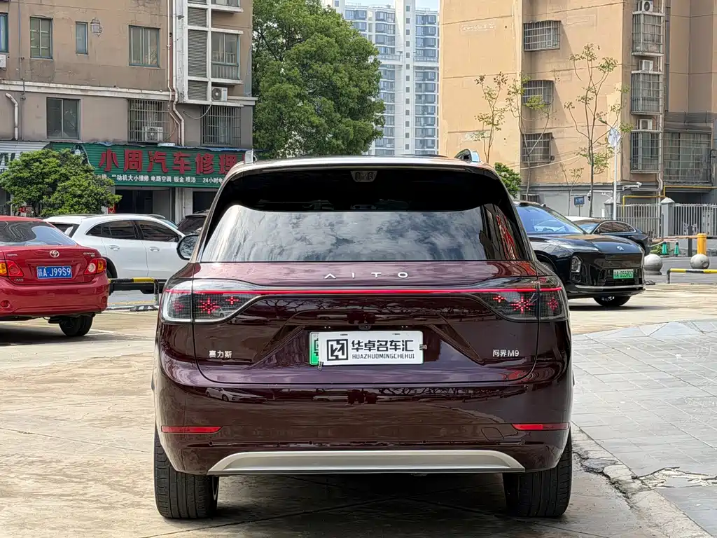 Wenjie M9 2025 extended range Ultra version 52kWh 6-seater version (192-line lidar) купить на сайте DeffCars