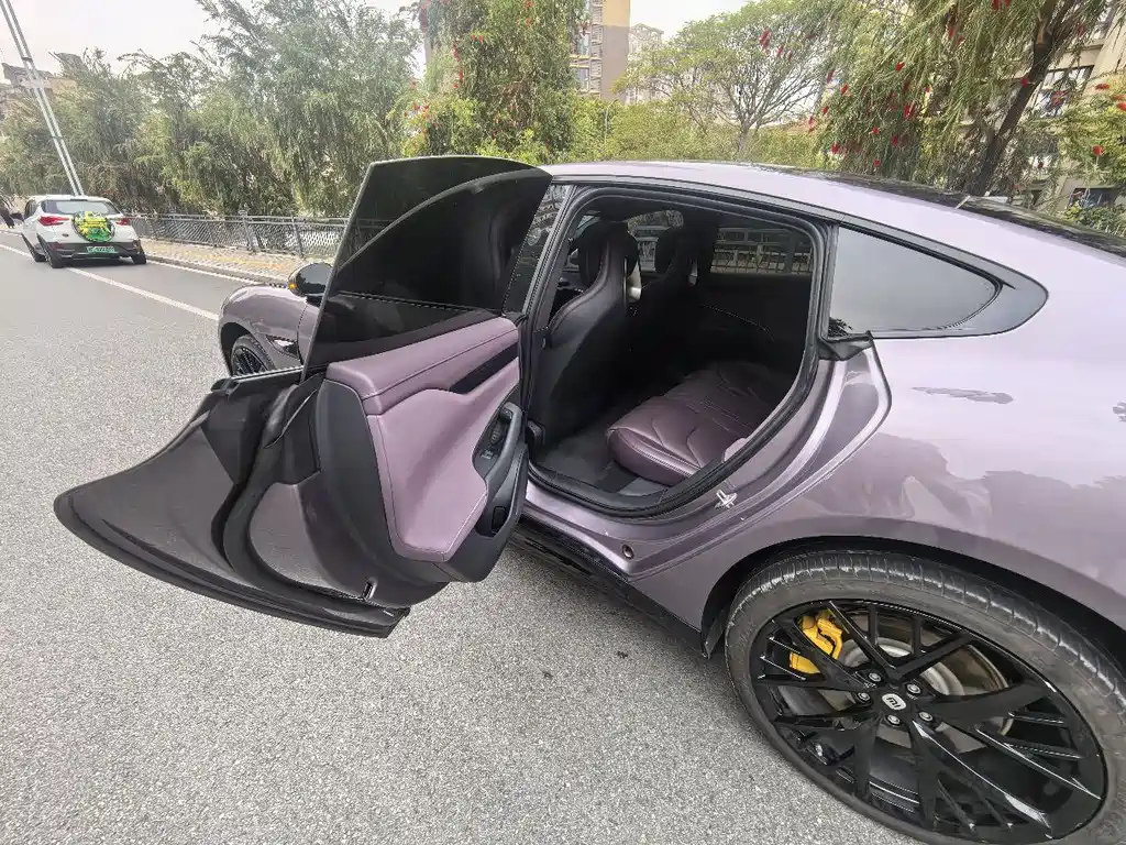 Xiaomi SU7 2024, four-wheel drive, ultra-long battery life, high-end smart driving Max version купить на сайте DeffCars
