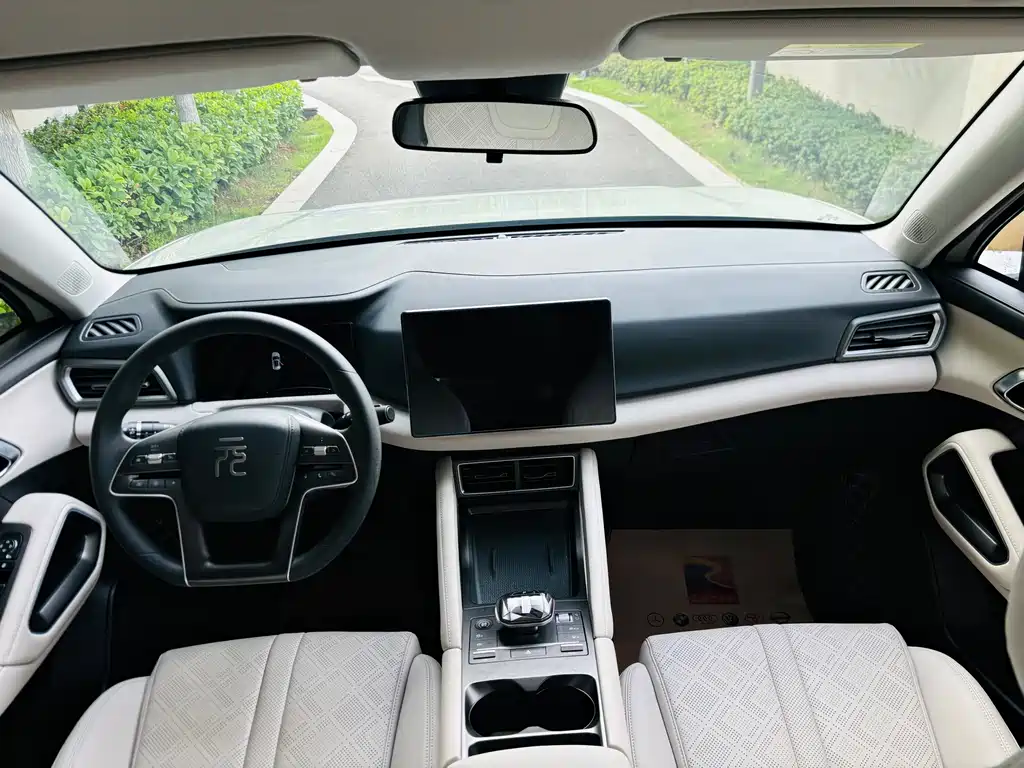 Yuan UP 2024 model 401KM leading купить на сайте DeffCars