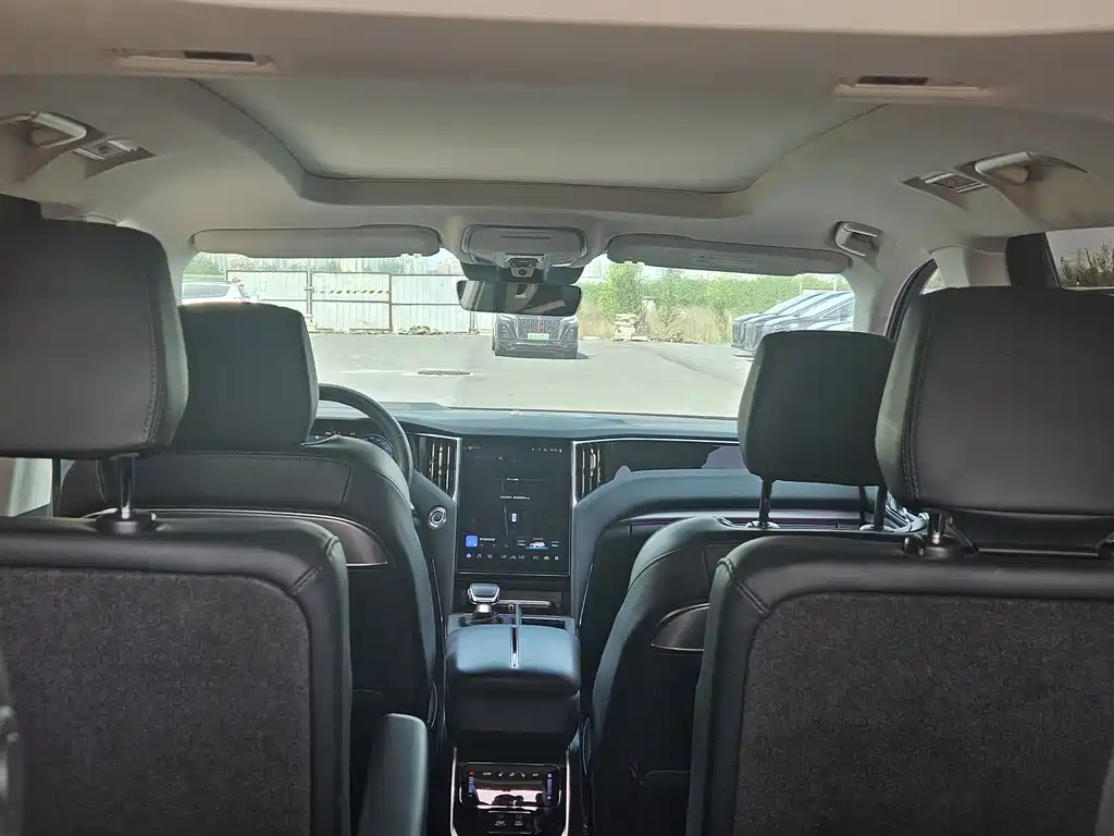 Hongqi HS7 PHEV 2024 2.0T PHEV four-wheel drive flag collar version 6 seats купить на сайте DeffCars