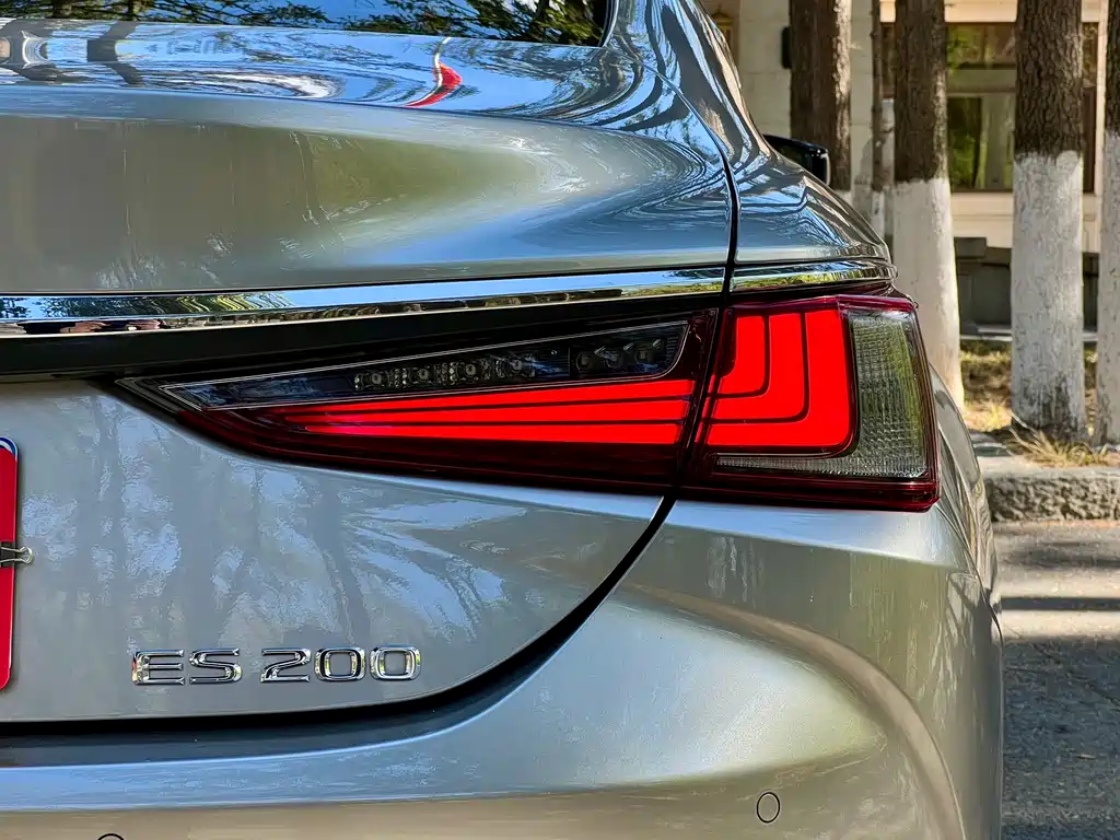 Lexus ES 2024 200 Premium Edition купить на сайте DeffCars