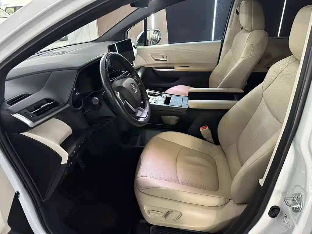 Grevia 2023 2.5L Hybrid Premium PLUS Edition купить на сайте DeffCars