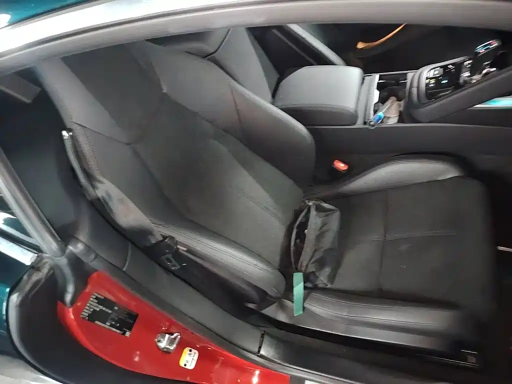 Jaguar F-TYPE 2021 P300 rear-wheel drive hardtop version купить на сайте DeffCars