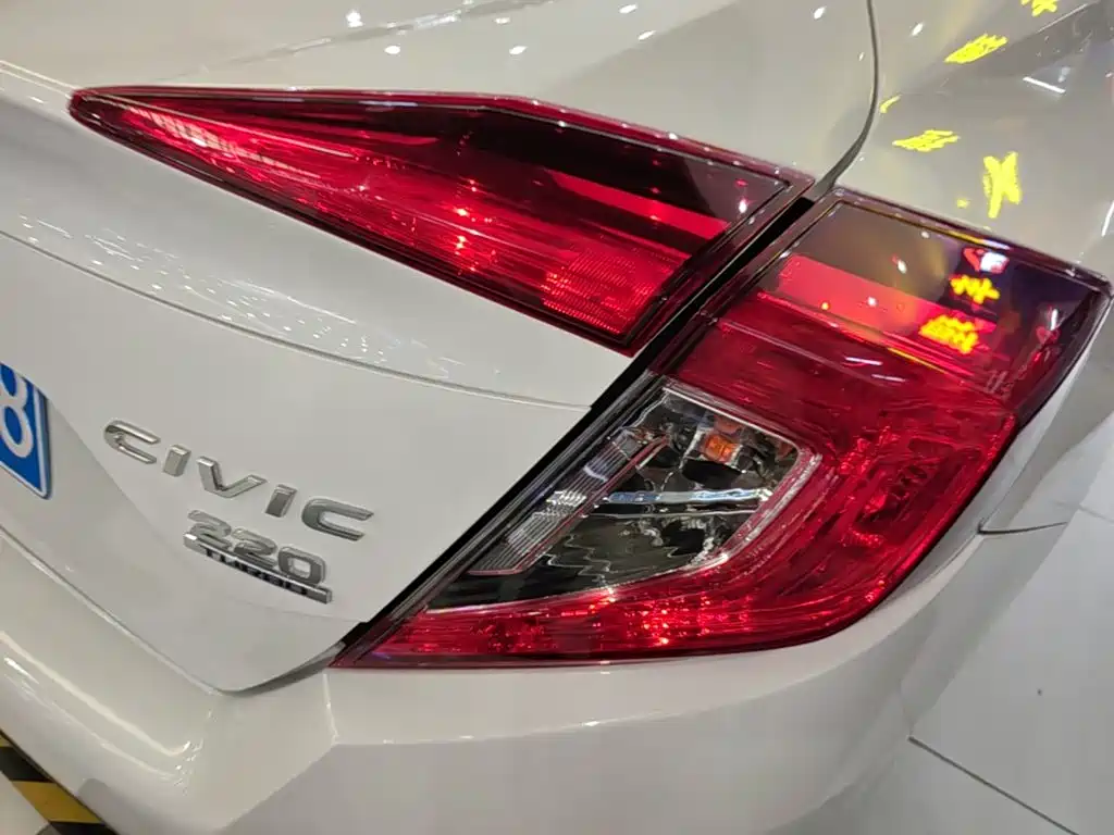 Civic 2016 220TURBO CVT Deluxe Edition купить на сайте DeffCars