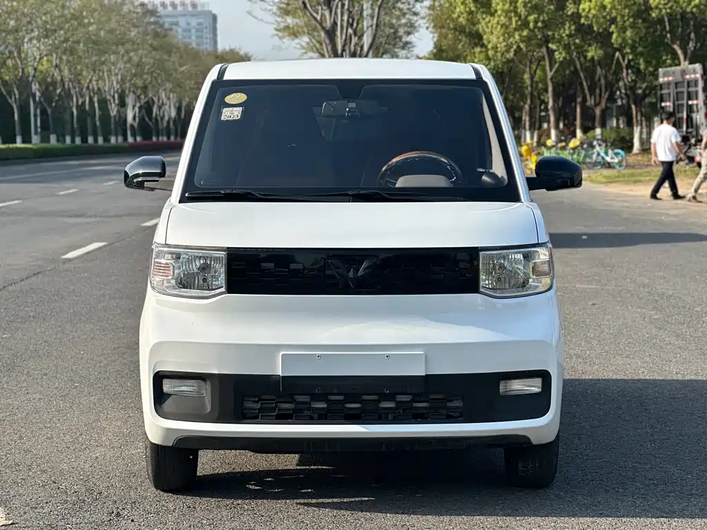 Hongguang MINIEV 2021 Macaron Sandwich Model 120km Lithium Iron Phosphate купить на сайте DeffCars