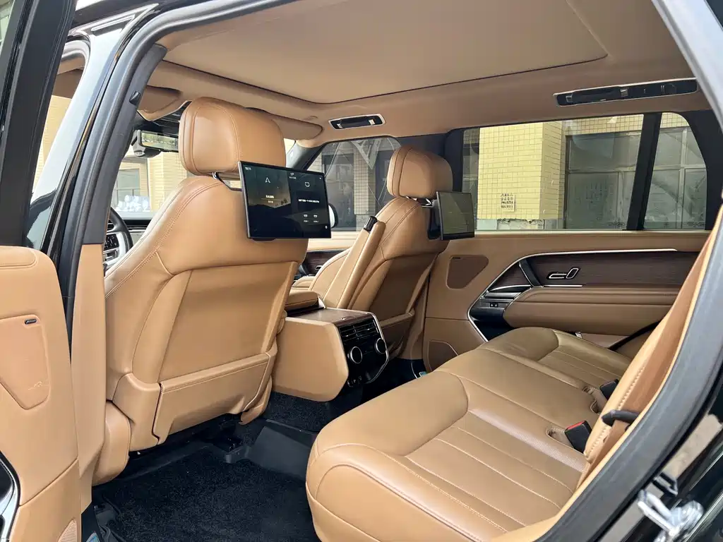 Range Rover 2024 3.0 L6 400PS Extended Edition купить на сайте DeffCars