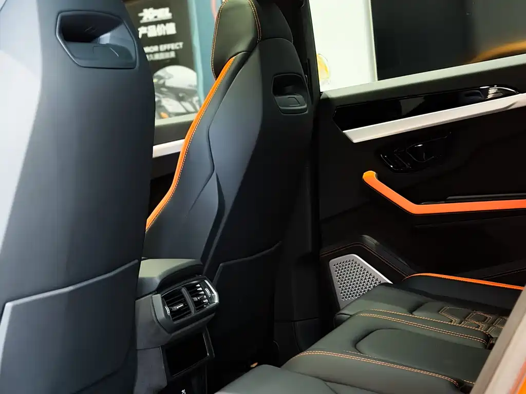 Urus SE 2026 4.0T Standard Edition купить на сайте DeffCars