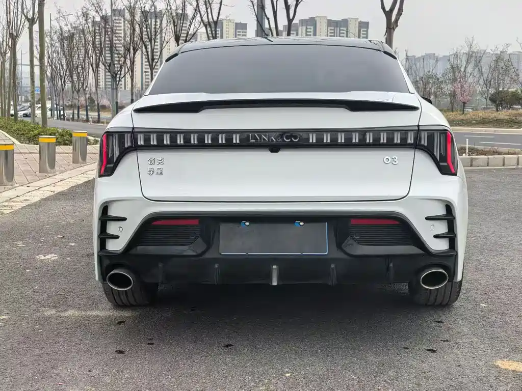 Lynk & Co 03 2025 1.5TD DCT Champion Edition Pro купить на сайте DeffCars