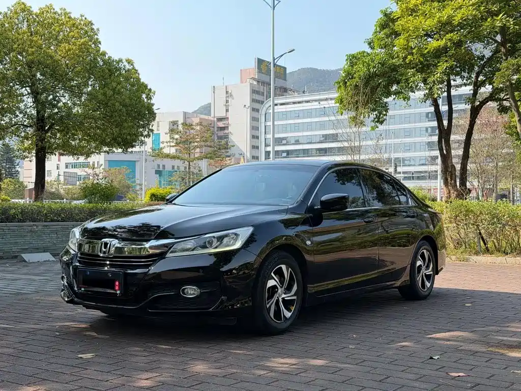 Accord 2015 2.0L LX Comfort Edition купить на сайте DeffCars