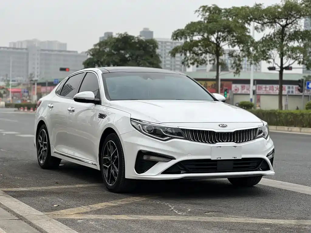 Kia K5 2019 Pro 2.0L Automatic Deluxe Edition National VI купить на сайте DeffCars