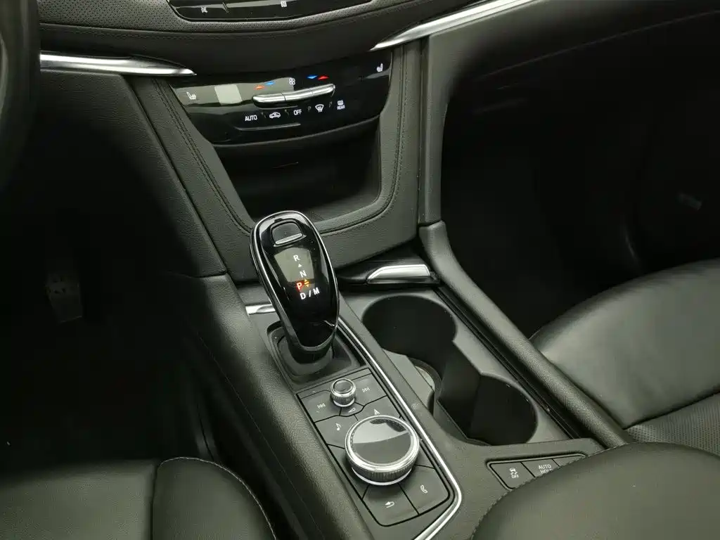 Cadillac XT5 2020 28T luxury model купить на сайте DeffCars