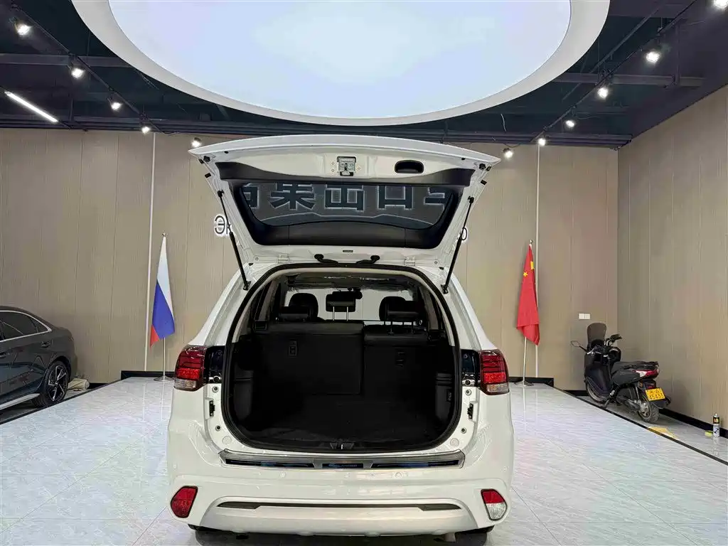 Outlander 2021 2.0L 2WD Enjoy Edition 5 seats купить на сайте DeffCars