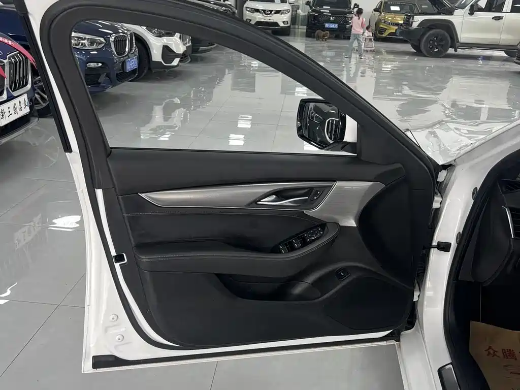 Cadillac CT5 2021 28T luxury model купить на сайте DeffCars