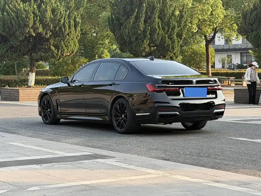 BMW 7 Series 2018 740Li xDrive Exclusive M Sports Package купить на сайте DeffCars