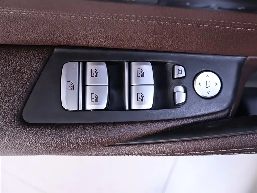BMW 5 Series 2021 530Li Leading Luxury Package купить на сайте DeffCars