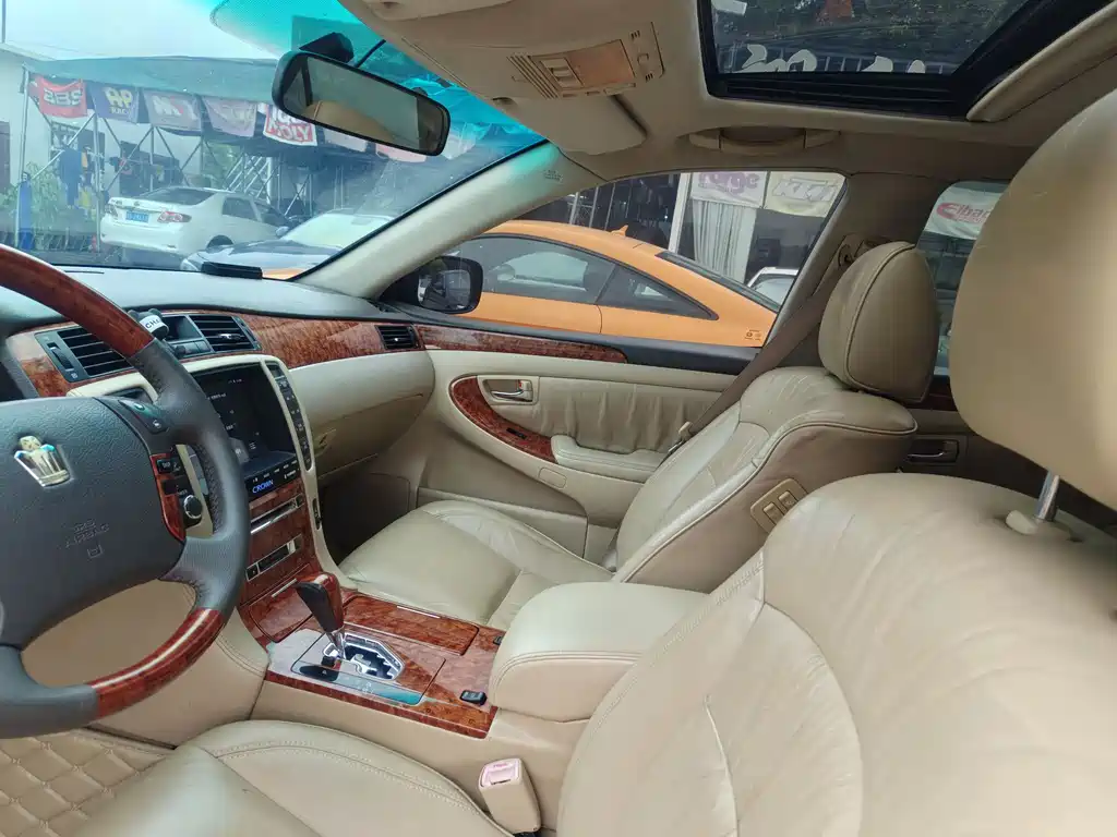 Crown 2007 3.0L Royal Saloon Navigation купить на сайте DeffCars