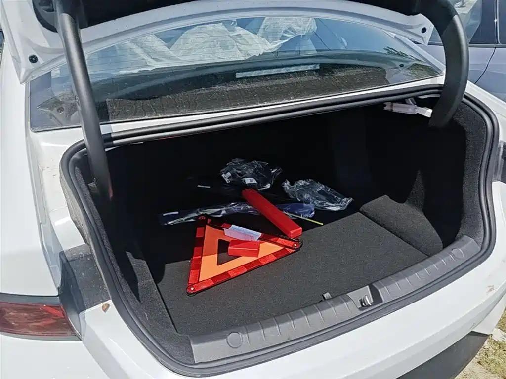 Qin PLUS 2025 DM-i Smart Driving Edition 128KM Enterprising Type купить на сайте DeffCars